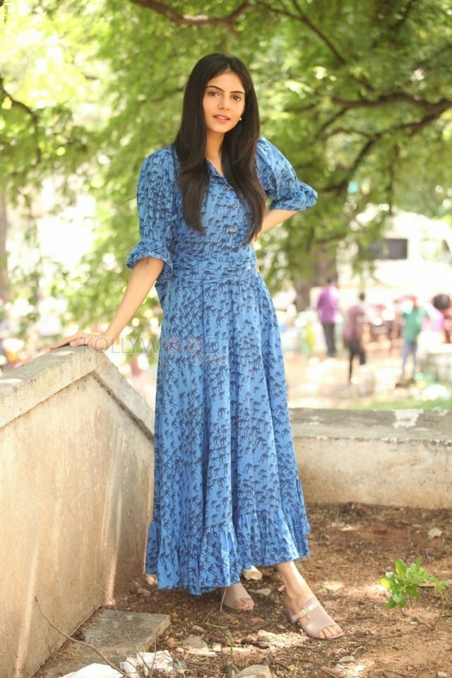 Actress Misha Narang at Missing Movie Promotional Song Press Meet Photos 11