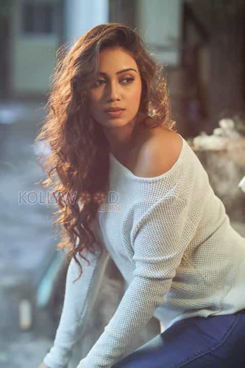 Actress Nivetha Pethuraj Photoshoot Pictures