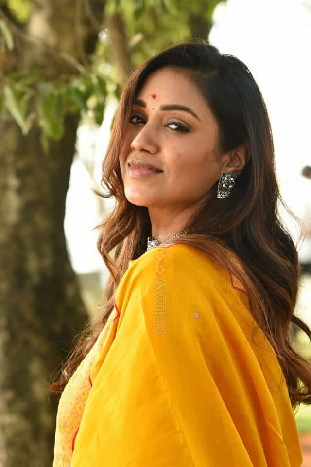 Actress Nivetha Pethuraj at Das Ka Dhamka Movie Opening Photos 24