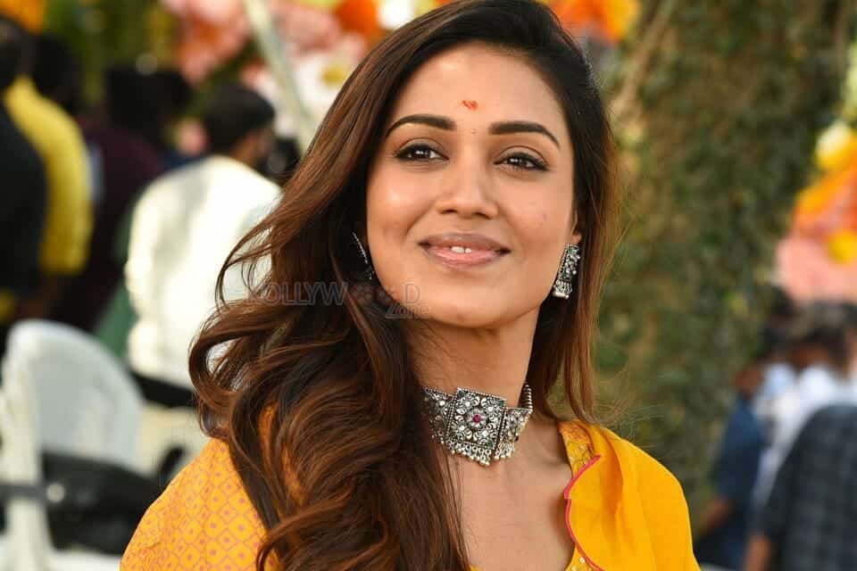 Actress Nivetha Pethuraj at Das Ka Dhamka Movie Opening Photos 30