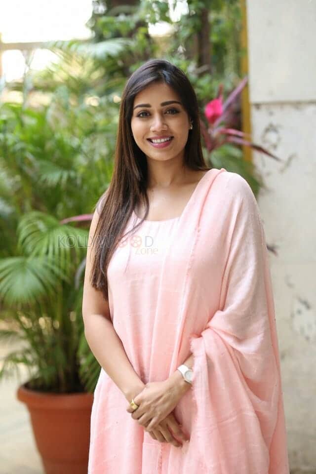 Actress Nivetha Pethuraj at Dhamki Interview Pictures 21