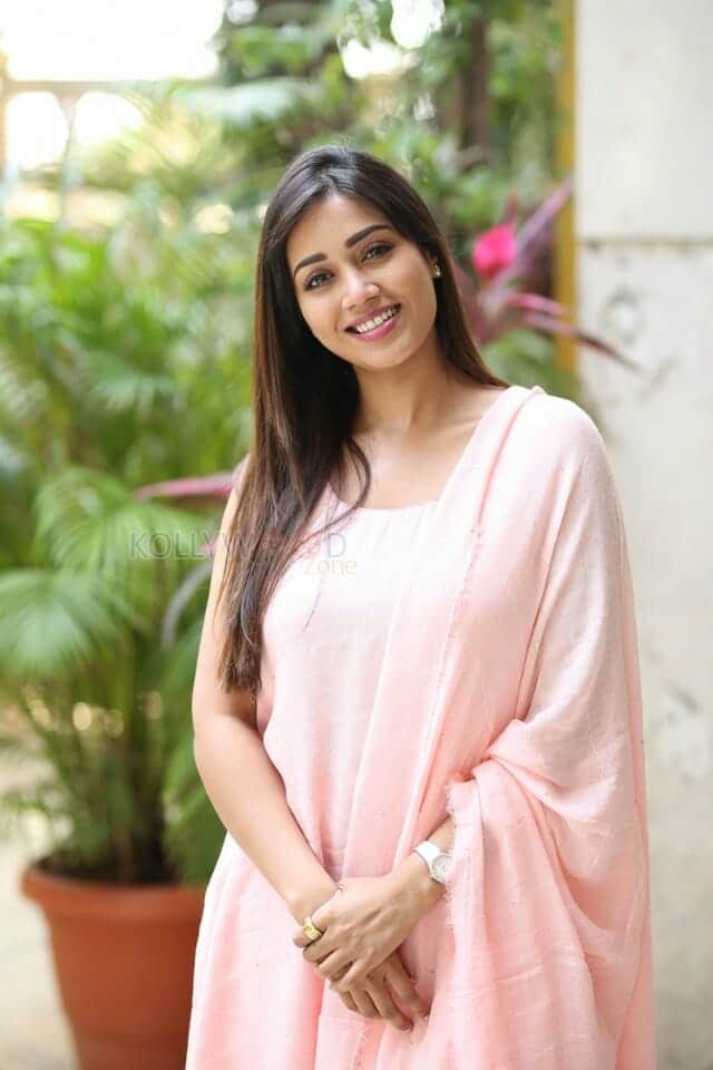 Actress Nivetha Pethuraj at Dhamki Interview Pictures 22