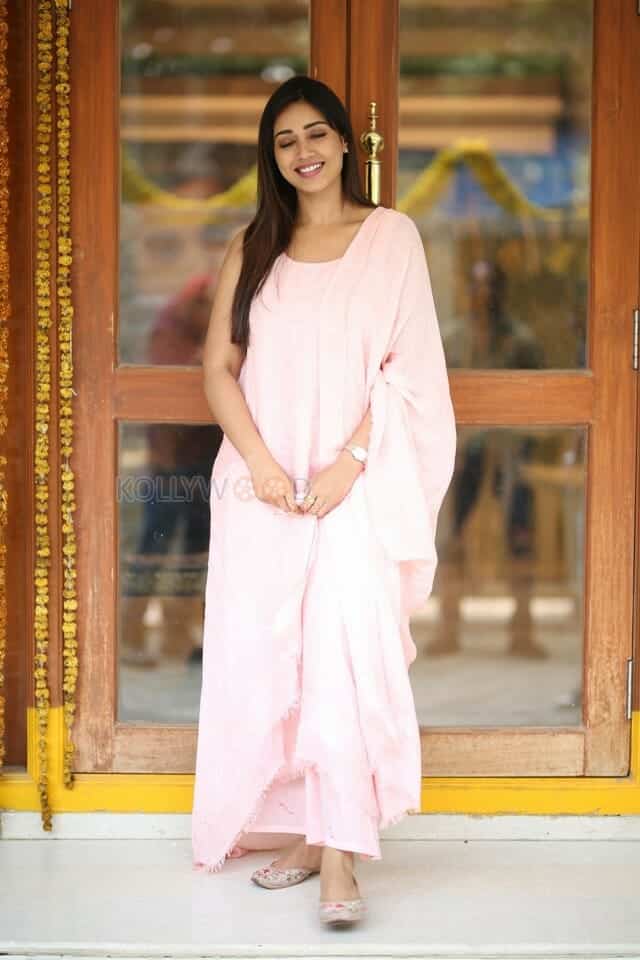 Actress Nivetha Pethuraj at Dhamki Interview Pictures 24