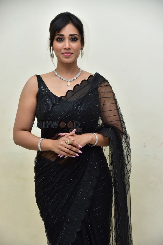 Actress Nivetha Pethuraj at Dhamki Pre Release Event Photos 07
