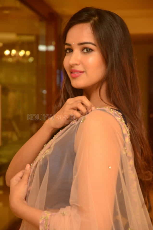 Actress Poojitha Ponnada Photoshoot Pictures