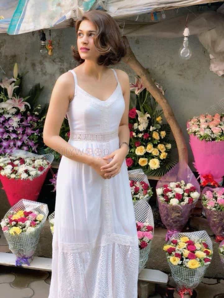 Actress Shraddha Das Latest Photoshoot Pictures