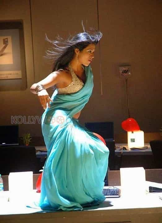 Actress Shraddha Das Sexy Pics