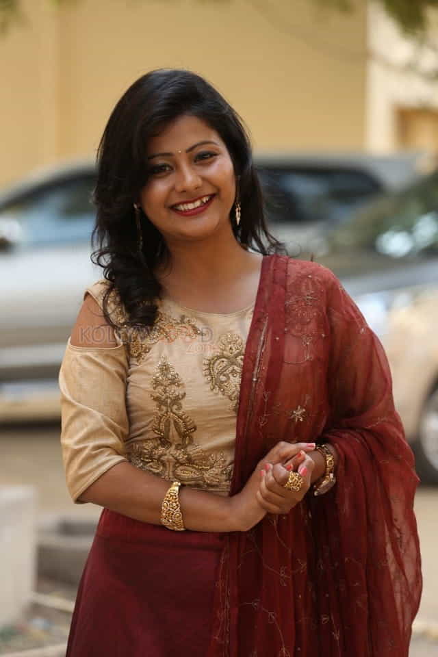 Actress Shubhangi Pant At Itlu Anjali First Look Launch Photos