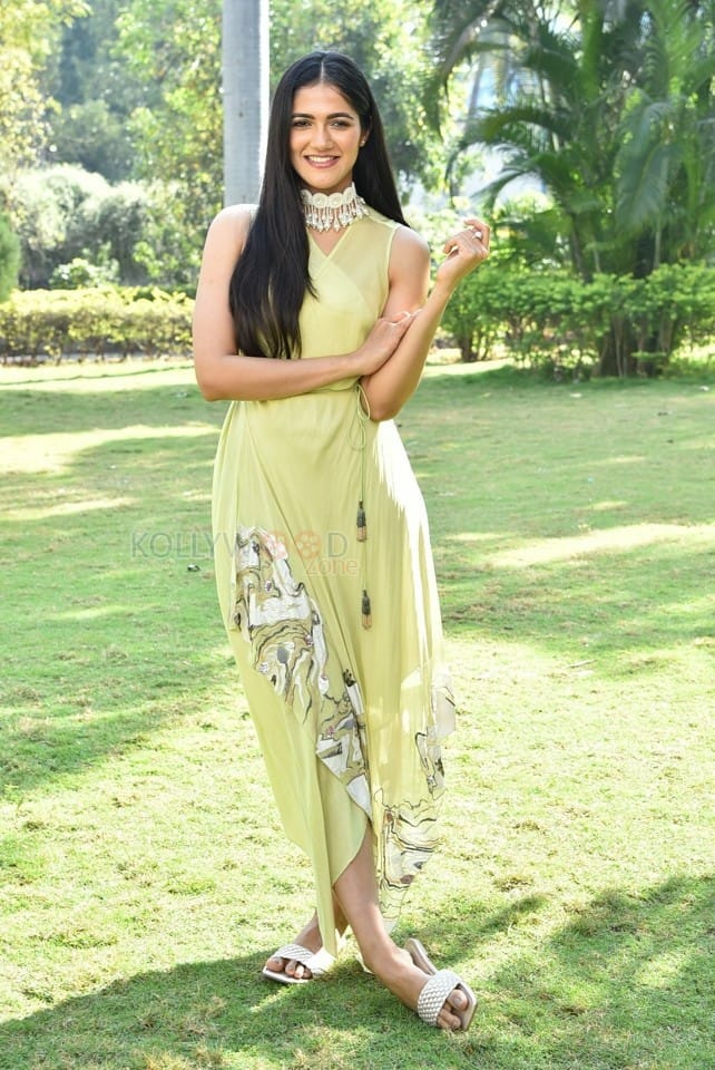Actress Simran Choudhary at Sehari Movie Trailer Launch Pictures 15