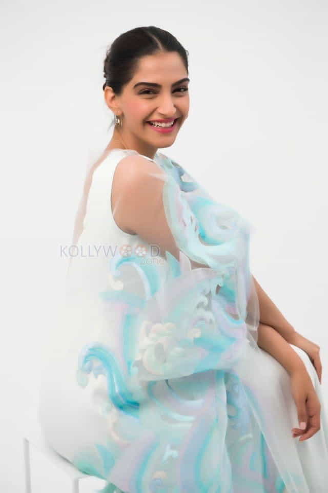 Actress Sonam Kapoor Latest Photoshoot Pictures