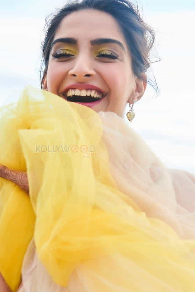 Actress Sonam Kapoor Latest Photoshoot Pictures