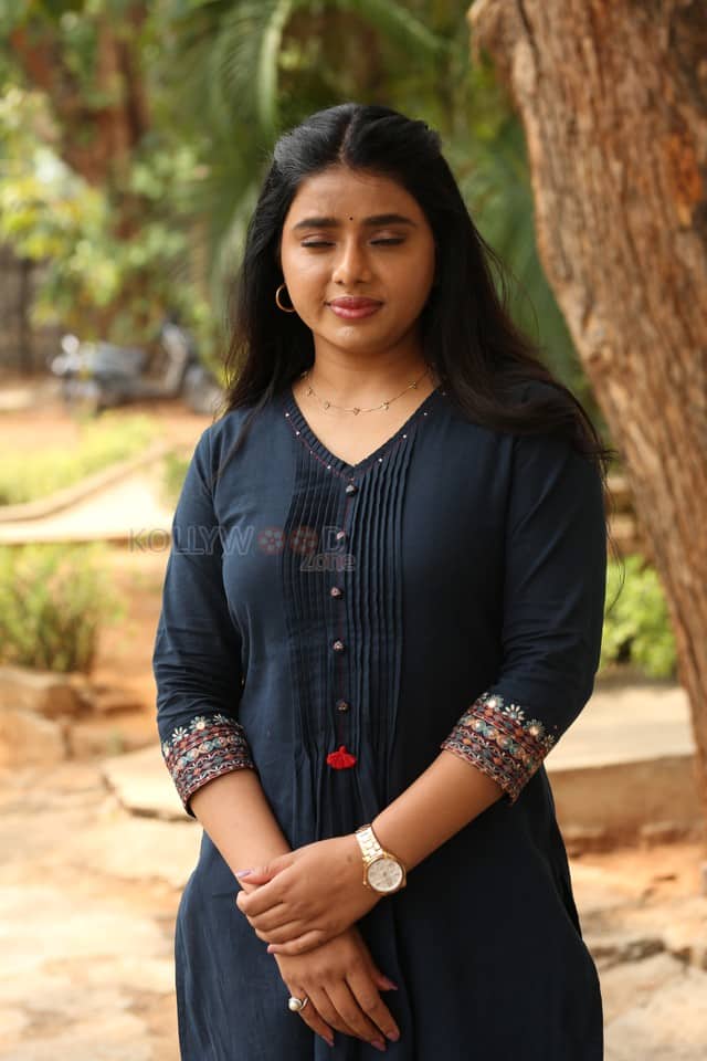 Actress Sumaya Reddy at Dear Uma Movie Success Celebrations Photos 22