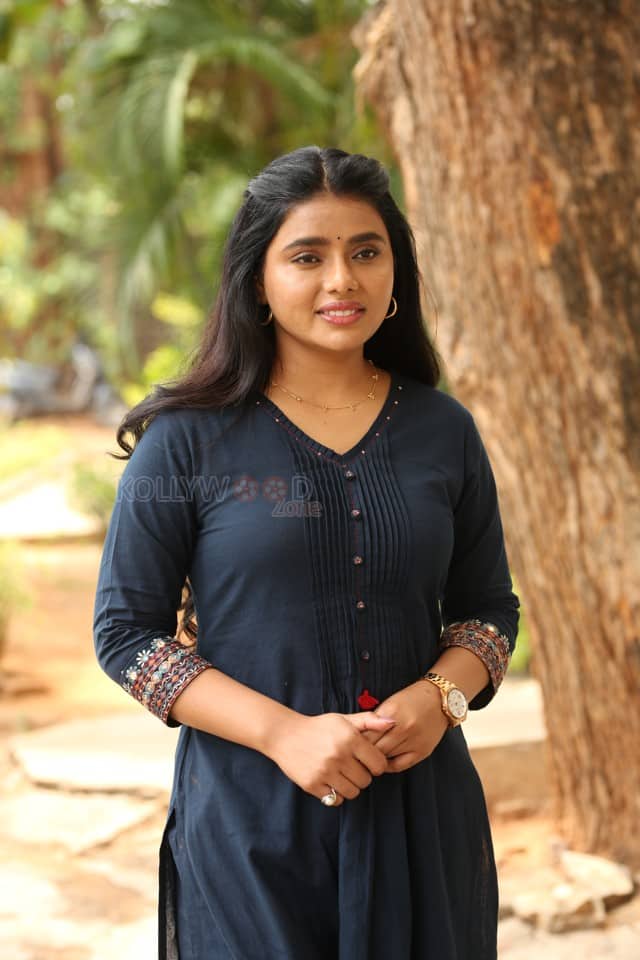 Actress Sumaya Reddy at Dear Uma Movie Success Celebrations Photos 25