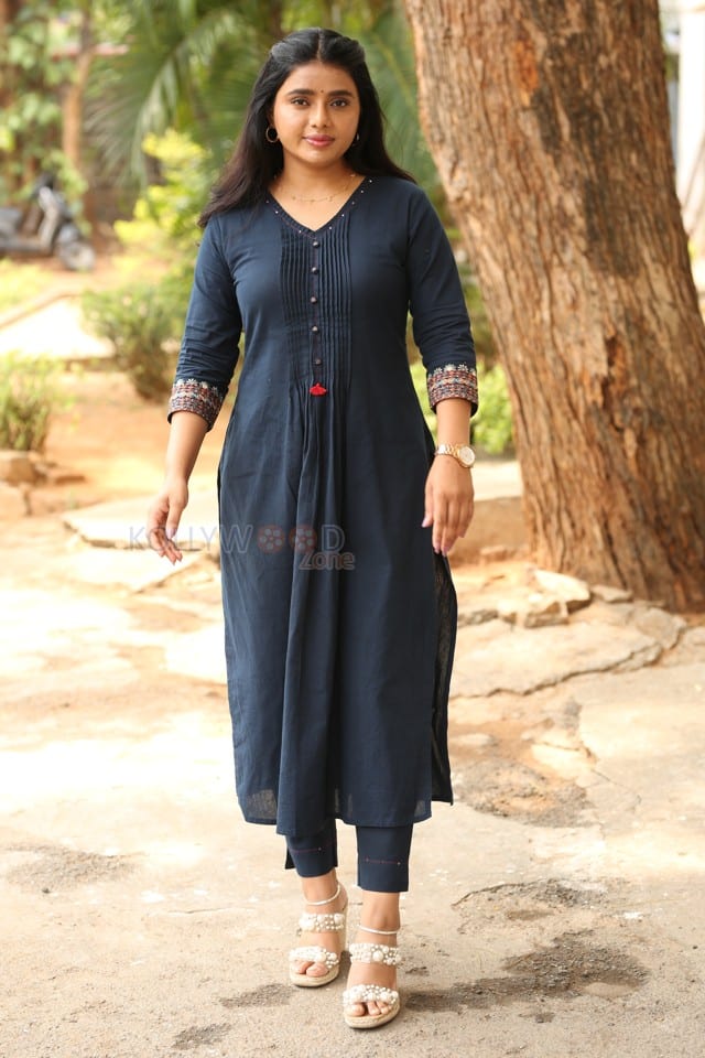Actress Sumaya Reddy at Dear Uma Movie Success Celebrations Photos 27