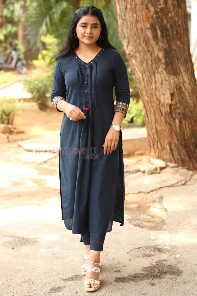 Actress Sumaya Reddy at Dear Uma Movie Success Celebrations Photos 28