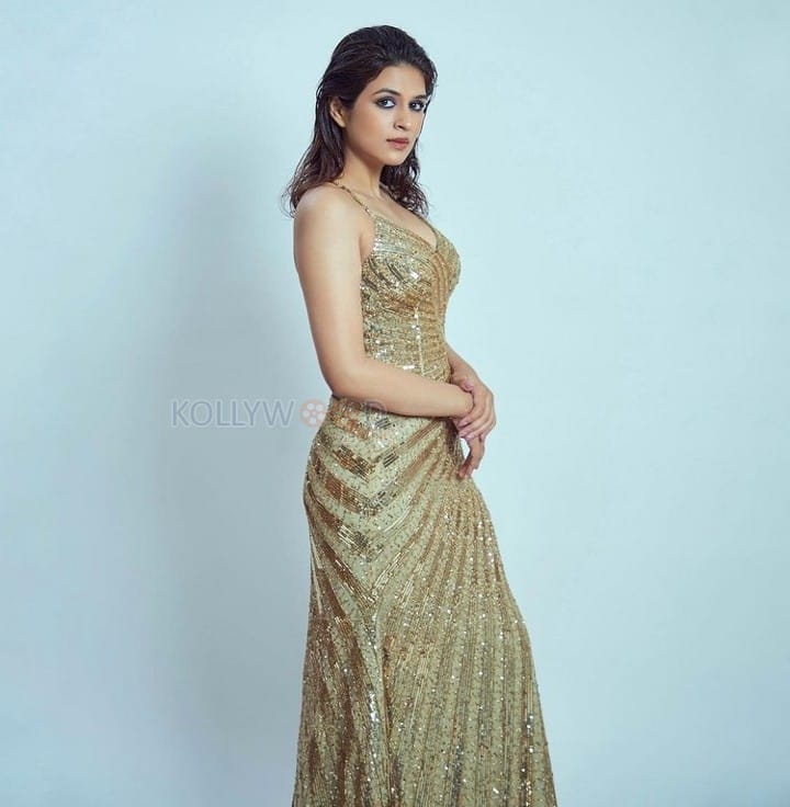 Arrdham Actress Shraddha Das in a Silver Lehenga with Sleeveless Blouse Pictures 04