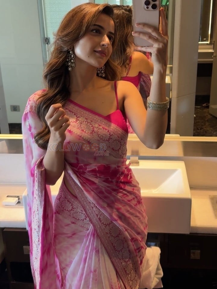 Beautiful Ashika Ranganath in a Pink Saree with a Sleeveless Blouse Photos 01