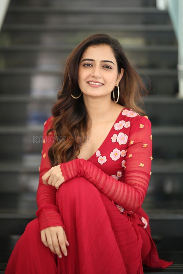 Beautiful Heroine Ashika Ranganath at Naa Saami Ranga Interview Pictures 39