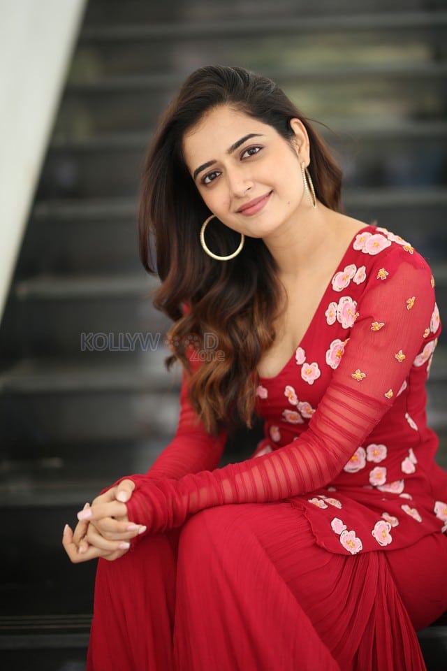 Beautiful Heroine Ashika Ranganath at Naa Saami Ranga Interview Pictures 40