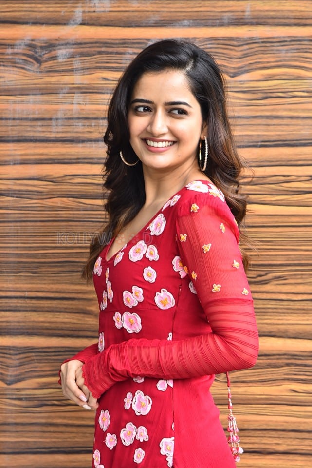 Beautiful Heroine Ashika Ranganath at Naa Saami Ranga Interview Pictures 45