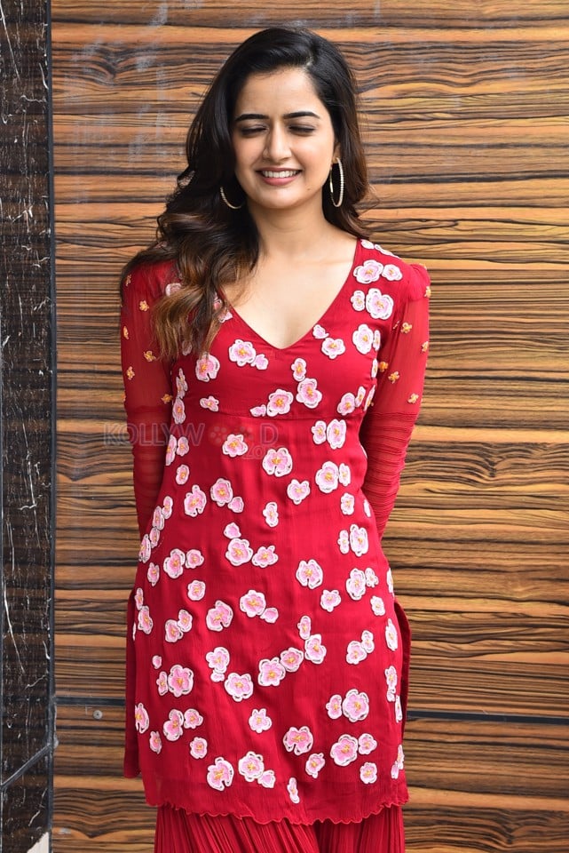 Beautiful Heroine Ashika Ranganath at Naa Saami Ranga Interview Pictures 48