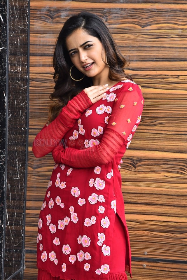 Beautiful Heroine Ashika Ranganath at Naa Saami Ranga Interview Pictures 49