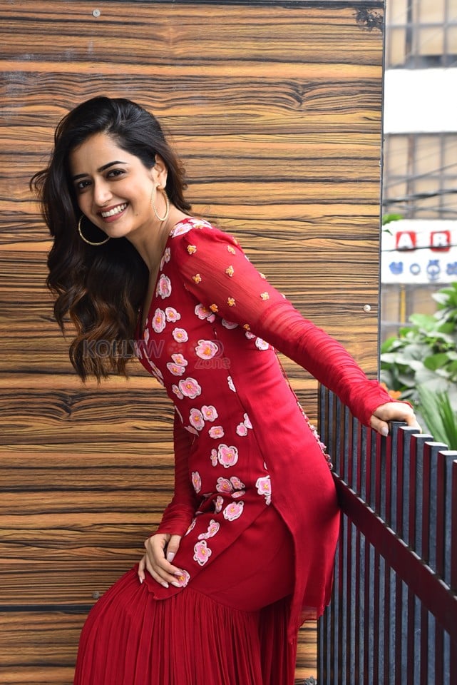 Beautiful Heroine Ashika Ranganath at Naa Saami Ranga Interview Pictures 53