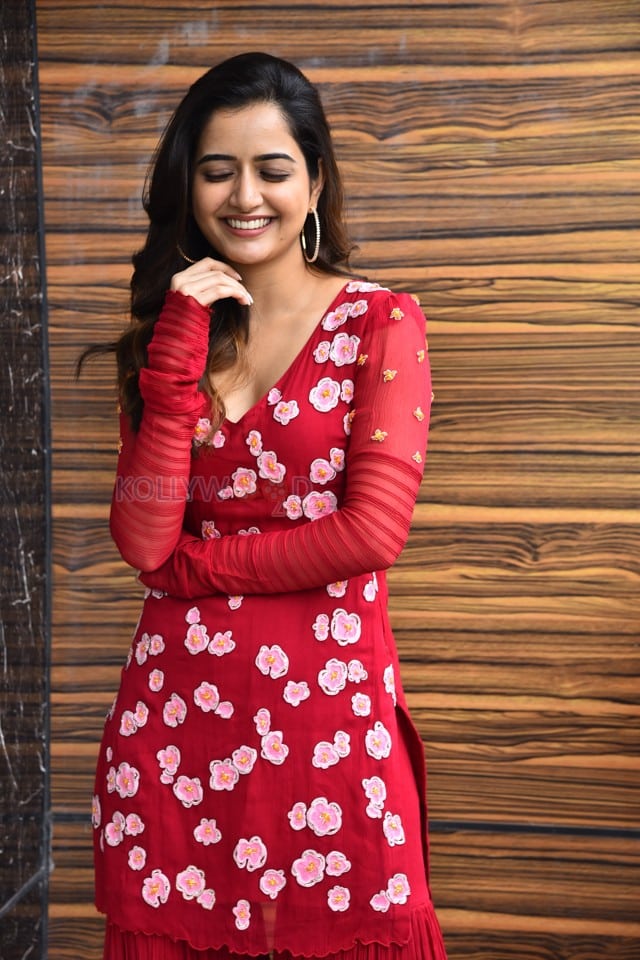 Beautiful Heroine Ashika Ranganath at Naa Saami Ranga Interview Pictures 66