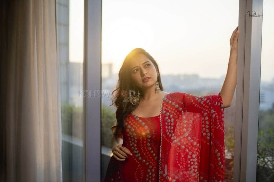 Cute Ashika Ranganath Red Saree Photoshoot Pictures 01