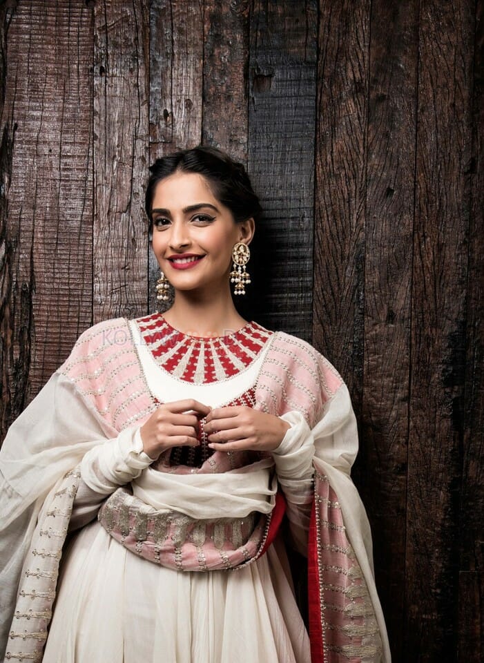 Enchanting Sonam Kapoor Photoshoot Stills 02