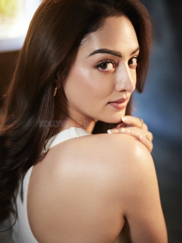 Glam Sandeepa Dhar in a White Tank Top and Trousers Photos 02