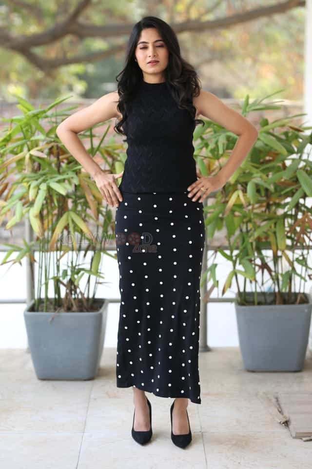 Heroine Kushee Ravi at Pindam Movie Interview Photos 34