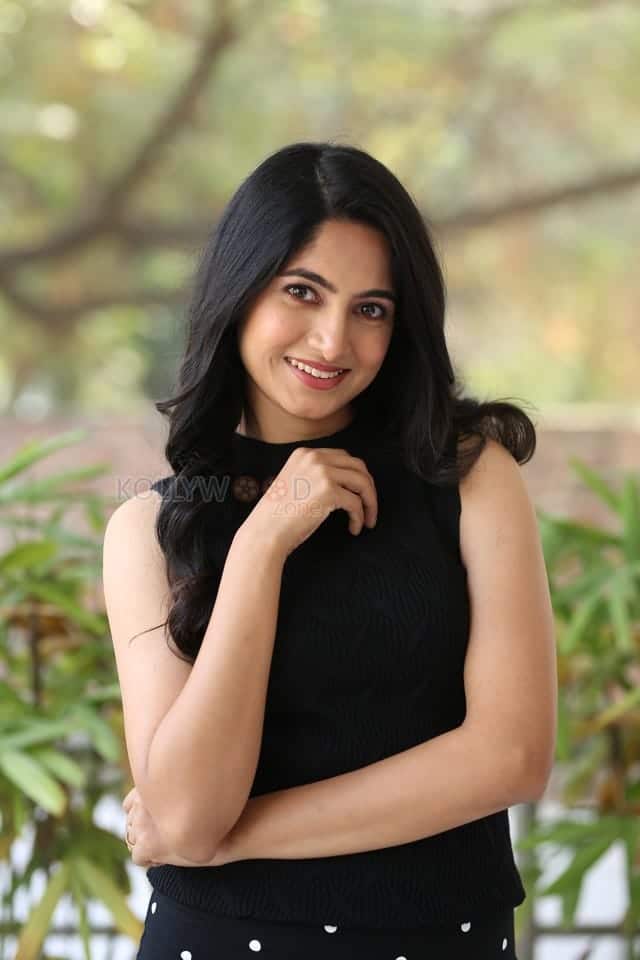 Heroine Kushee Ravi at Pindam Movie Interview Photos 43