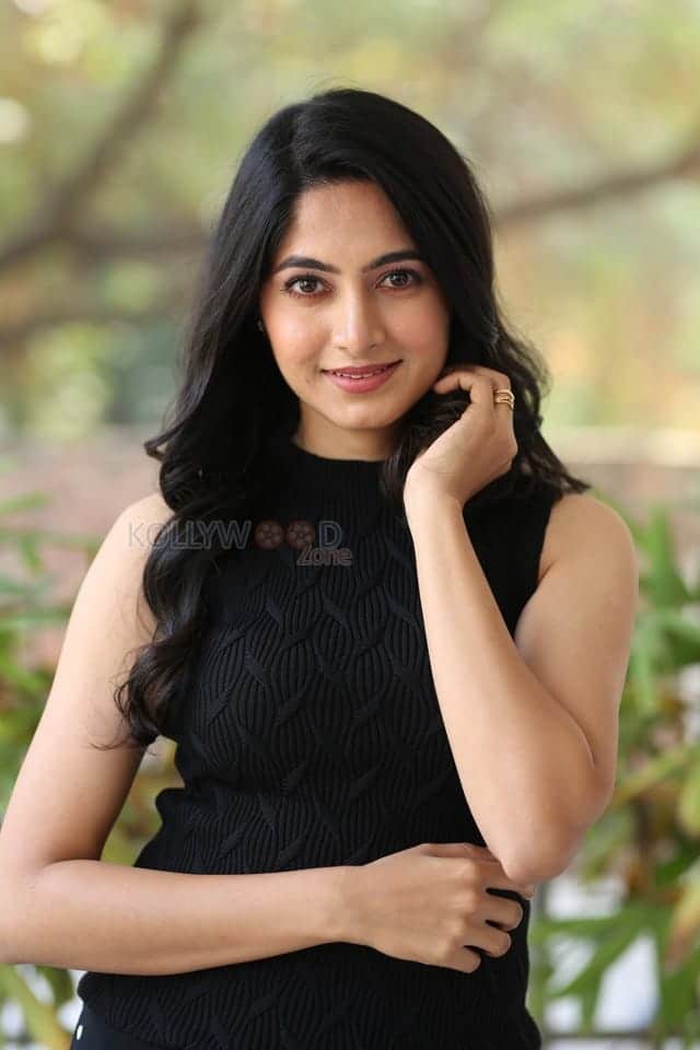 Heroine Kushee Ravi at Pindam Movie Interview Photos 48