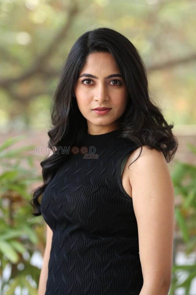 Heroine Kushee Ravi at Pindam Movie Interview Photos 50