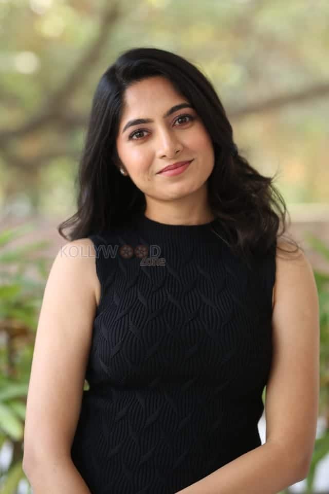 Heroine Kushee Ravi at Pindam Movie Interview Photos 53