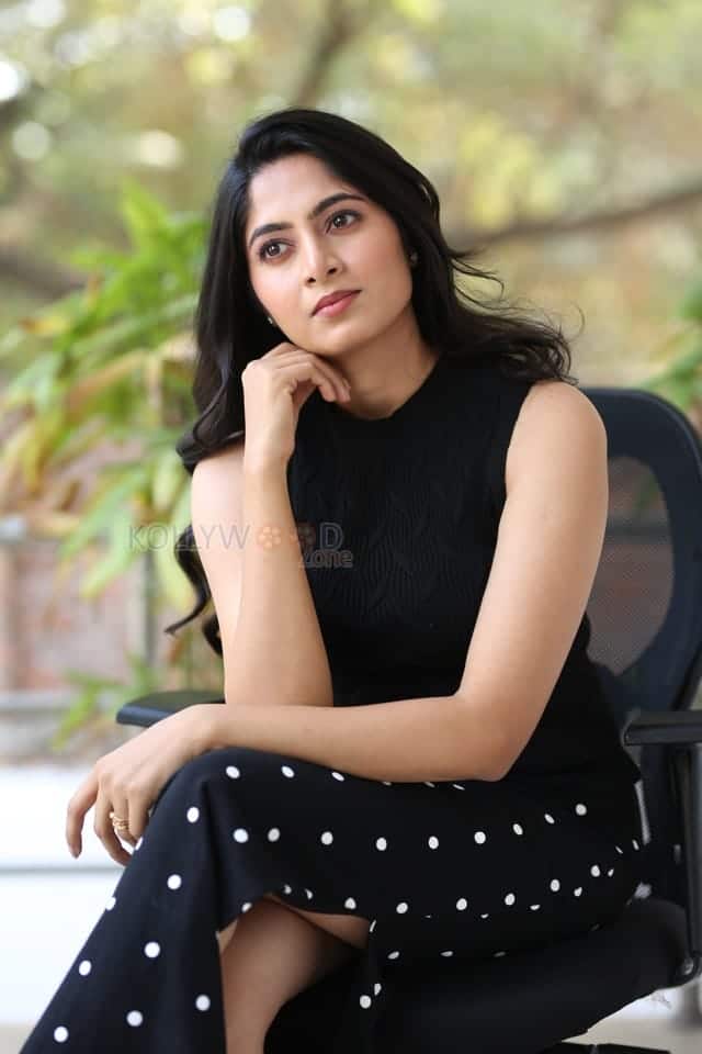 Heroine Kushee Ravi at Pindam Movie Interview Photos 57