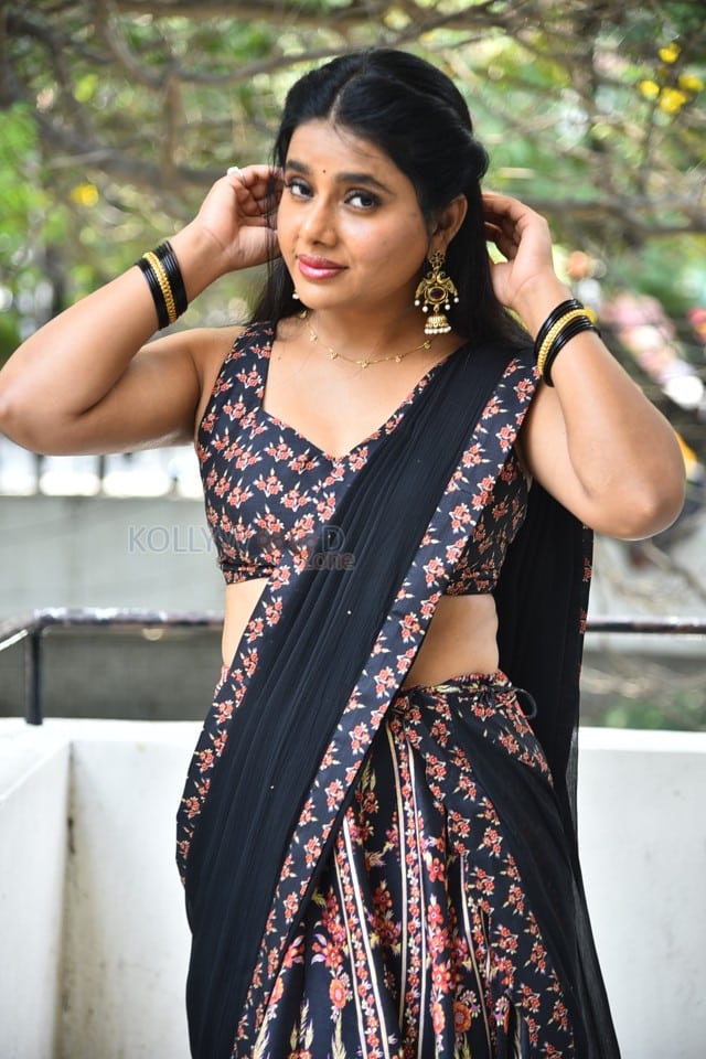 Heroine Sumaya Reddy at Dear Uma Movie Interview Pictures 04