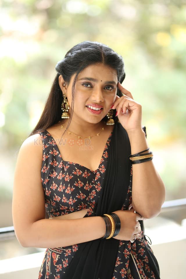 Heroine Sumaya Reddy at Dear Uma Movie Interview Pictures 25