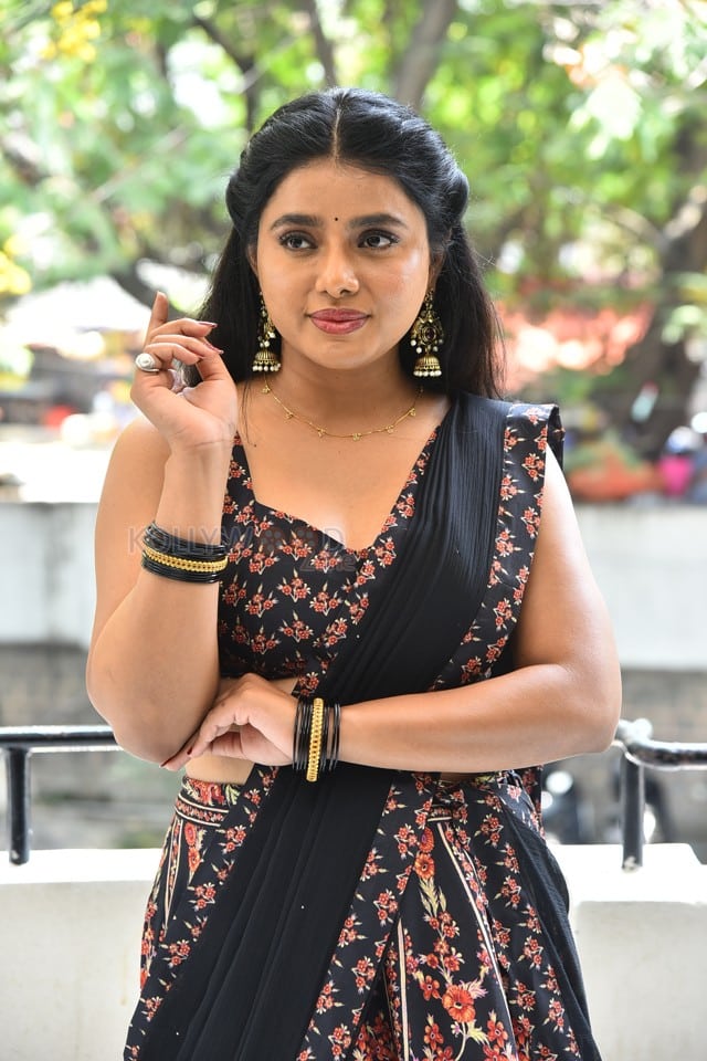 Heroine Sumaya Reddy at Dear Uma Movie Interview Pictures 32