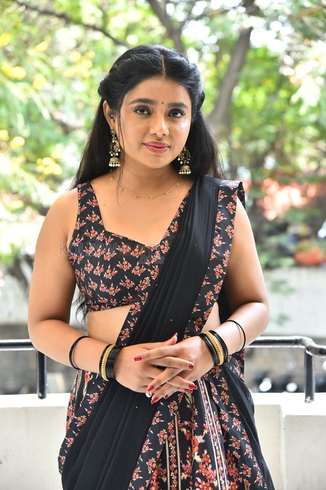Heroine Sumaya Reddy at Dear Uma Movie Interview Pictures 33
