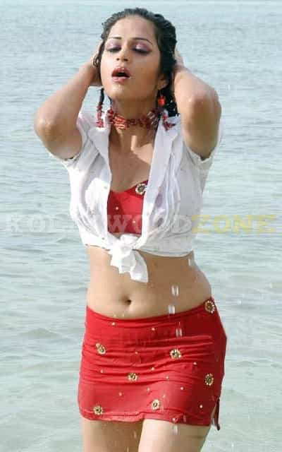 Hot Shraddha Das Stills