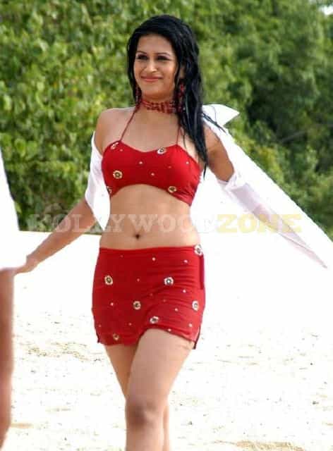 Hot Shraddha Das Stills