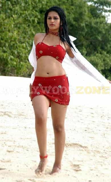 Hot Shraddha Das Stills