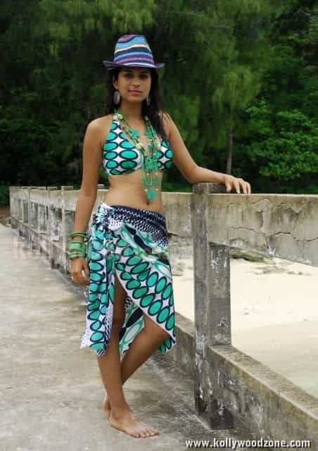 Hot Shraddha Das Swimsuit Bikini Pictures