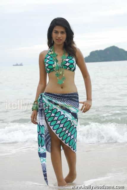 Hot Shraddha Das Swimsuit Bikini Pictures