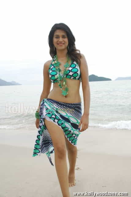 Hot Shraddha Das Swimsuit Bikini Pictures