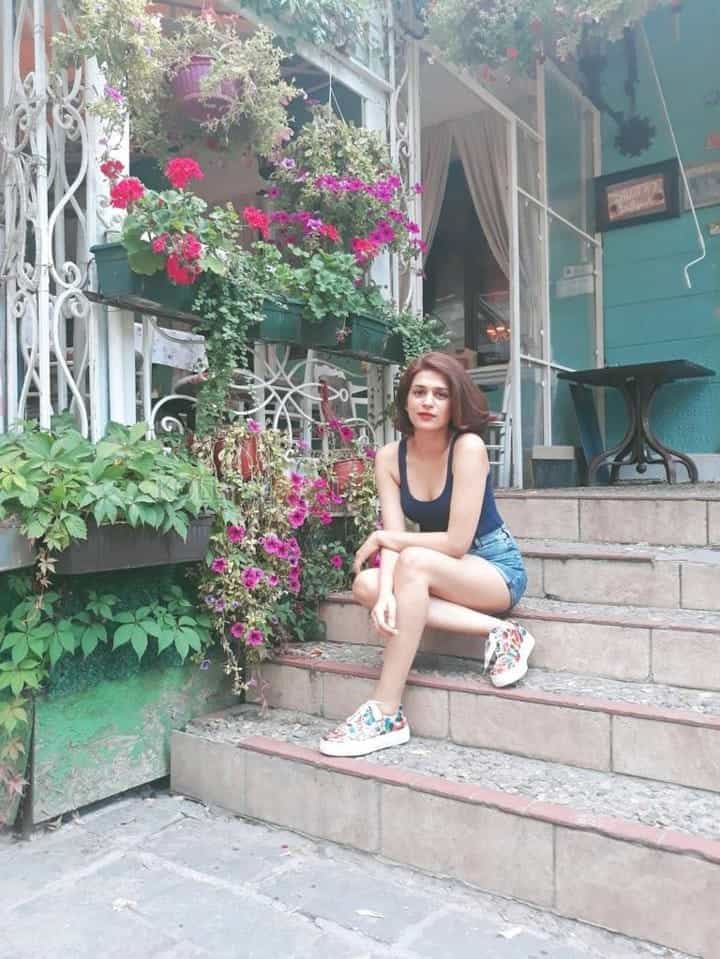 Mirchi Malini Actress Shraddha Das Sexy Photos