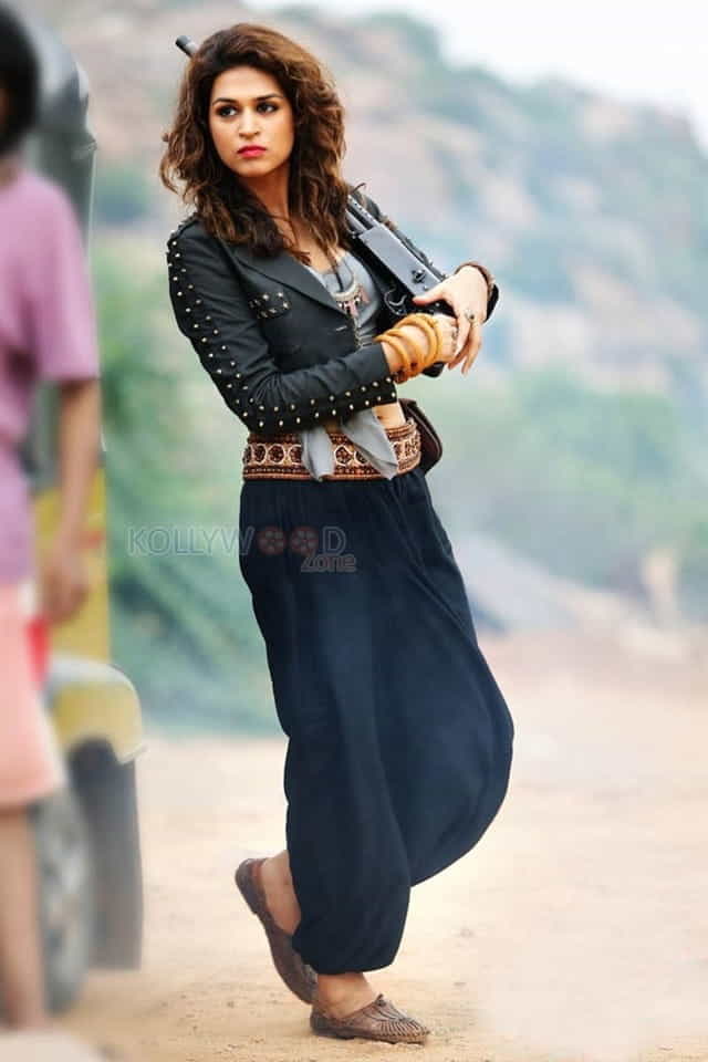 No Bajanai Kovil Theru Heroine Shraddha Das Photos