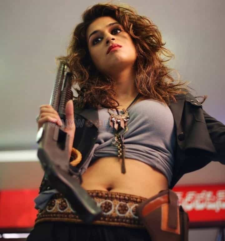 No Bajanai Kovil Theru Heroine Shraddha Das Photos